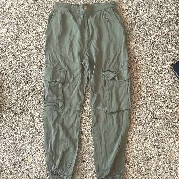 H&M - Picture 2 of 2